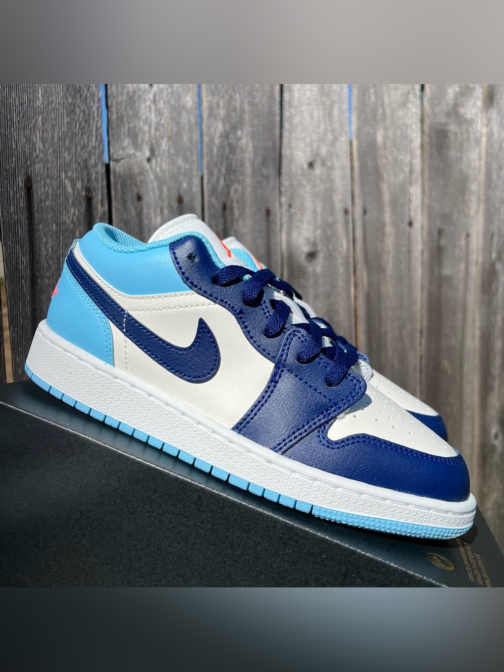 Nike air Jordan 1 low blue chill size 5y